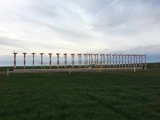 Instalarea Sistemului de Aterizare Instrumentală de Precizie (ILS/DME) pe Aeroportul Internaţional din Suceava a fost finalizată