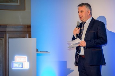 Ministrul Comunicaţiilor vrea sa-i stimuleze pe românii emigraţi cu talent în afaceri să se întoarcă în ţară până în 2018 