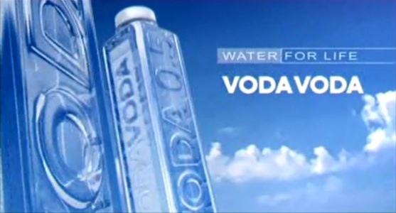 Tribunalul Bucureşti a decis, în primă instanţă, că designul sticlei Aqua Carpatica este copiat de la un brand sârbesc de apă minerală. Jean Valvis: Nu am niciun dubiu că distinctivitatea brandului Aqua Carpatica este evidentă pentru orice om normal 