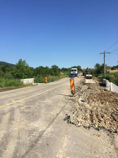 Ministrul Transporturilor, în vizită pe DN 76: Constructorul va putea termina partea de carosabil până la sfârşitul anului