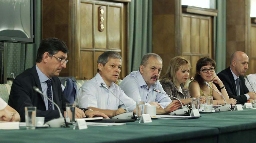 Consultări la Guvern ale premierului Cioloş şi vicepremieri cu Coaliţia pentru Dezvoltarea României