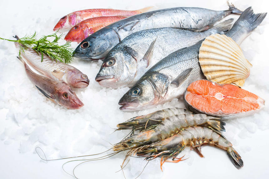 Macroul, somonul şi fructele de mare au ridicat piaţa peştelui la 350 milioane de euro