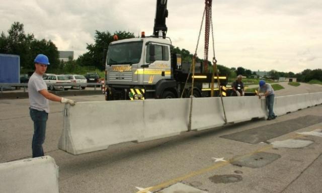 CNADNR începe de joi seară să monteze parapete pe DN1 în zona pasajului de la Ikea, ca să împiedice accidentele grave