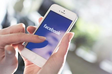 Facebook va afişa reclame chiar şi celor care folosesc extensii de tip Adblock