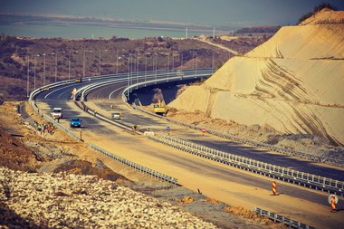 Ministerul Transporturilor ar putea rezilia contractul cu constructorii tronsonului Suplacu de Barcău - Borş din Autostrada Transilvania