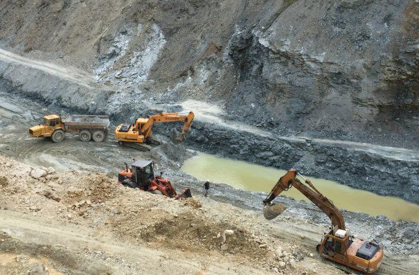Producţia minei de la Mănăila va fi vândută în Elveţia, în urma unui acord cu o casă de trading în metale