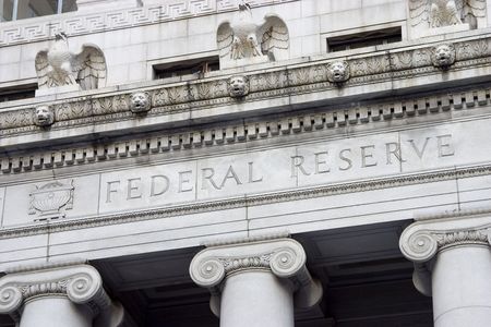 Federal Reserve a menţinut dobânda-cheie, dar a semnalat că ar putea creşte dobânzile până la finalul acestui an