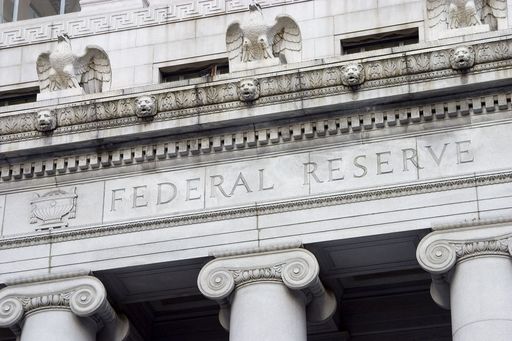 Federal Reserve a menţinut dobânda-cheie, dar a semnalat că ar putea creşte dobânzile până la finalul acestui an