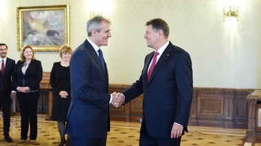 Iohannis a discutat cu şeful OMV Petrom despre exploatarea zăcămintelor de hidrocarburi din Marea Neagră