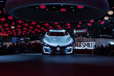 Salonul Auto de la Paris: Cum arată viitorul de sub capota maşinilor electrice care au luat cu asalt cea mai mare expoziţie europeană - GALERIE FOTO