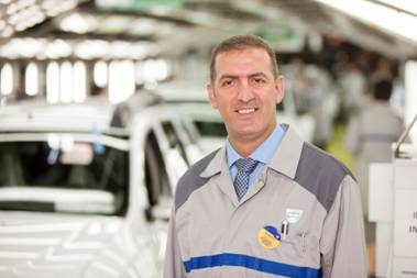 Renault aduce din Maroc un nou şef al Uzinei Vehicule Dacia. Cornel Olendraru, actualul şef al uzinei, a fost avansat şef peste toată regiunea în cadrul Renault