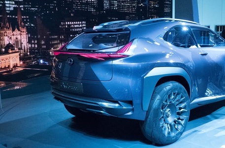 Salonul Auto de la Paris: Conceptul Lexus UX promite o nouă eră a design-ului pentru producător