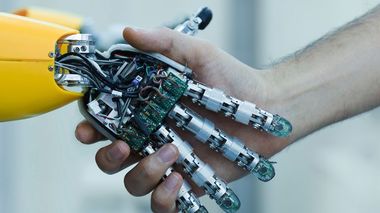 Costache, EY: România este în topul primelor cinci ţări din Europa în privinţa automatizării proceselor cu ajutorul roboţilor