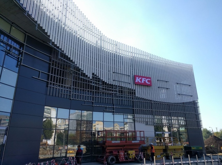 Familia Pogonaru s-a înţeles cu KFC pentru un restaurant în centrul comercial Veranda, care se va deschide în această toamnă
