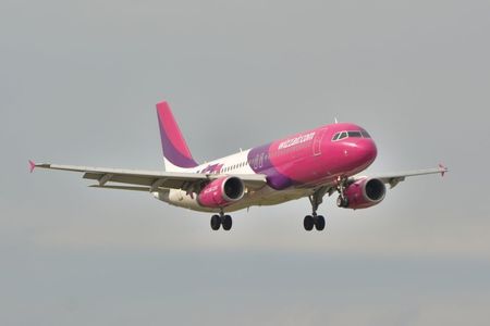 Wizz Air: Zborul Roma-Bucureşti de vineri seara a fost reprogramat pentru sâmbătă pentru că durata de aşteptare pentru decolare a fost prea mare, iar timpul de zbor al echipajului a expirat
