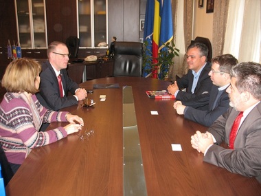 Ambasadorul Sloveniei: În lipsa aeroportului, schiorii sloveni sunt departe de Braşov şi mai ales de Poiană