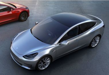 Tesla va introduce sisteme de conducere autonomă pe toate automobilele sale
