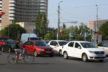 ANALIZĂ: Importurile de maşini second-hand au crescut cu 24% în primele nouă luni, la peste 222.000 de unităţi, şi se îndreaptă spre un record al ultimilor ani