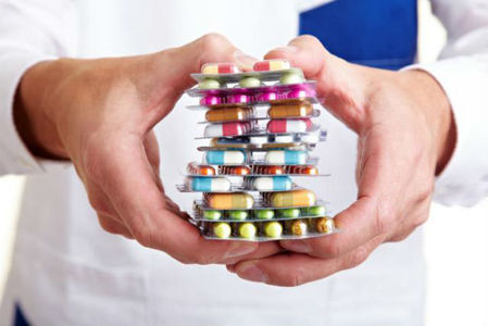 RAPORT Consiliul Concurenţei: 57% din pacienţi solicită medicamente cu denumire comercială, la recomandarea medicului. Producătorii au cheltuit 362 milioane lei cu promovarea medicamentelor