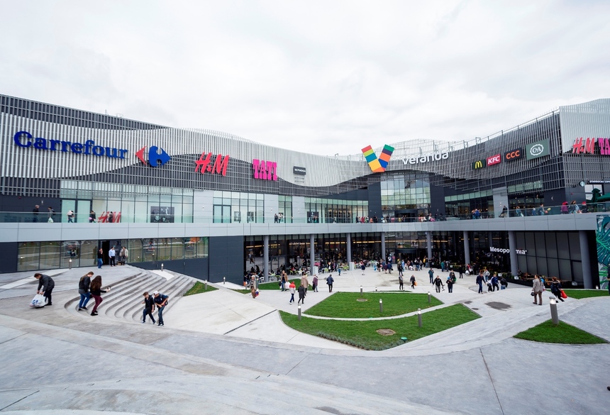 REPORTAJ Prima zi în Veranda Mall: Îmbulzeală, peste aşteptări
