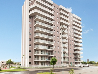 STUDIU: Românii care dispun de cel mult 40.000 de euro devin interesaţi să cumpere apartamente noi