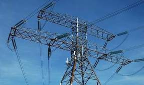 Transelectrica vrea finanţare pentru a construi trei linii de interconexiune a reţelelor de energie electrică cu Republica Moldova