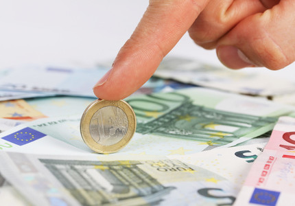 Autorităţile de management al proiectelor pe fonduri europene vor putea să efectueze şi plăţi în euro
