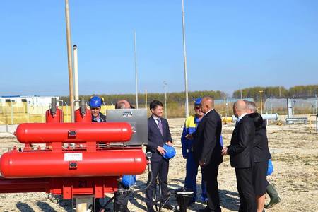 România şi Bulgaria au inaugurat oficial conducta de gaze pe sub Dunăre, cu o întârziere de patru ani. Primele licitaţii pentru rezervarea capacităţii vor avea loc în decembrie