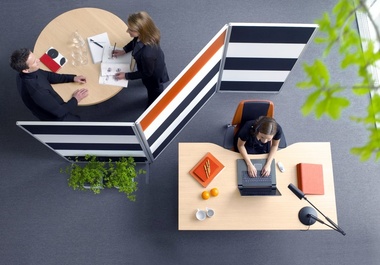 Piaţa românească de mobilier de birou ar putea ajunge la 120 milioane euro în acest an, după un avans de 15% al producţiei. Mai multe afaceri din Turcia se mută în România