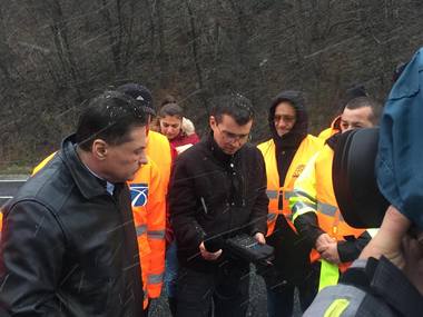 Sectoare de drum lărgite pe Valea Oltului, în zona Câineni; ministrul Transporturilor este convins că traficul pe DN 7 va fi fluidizat