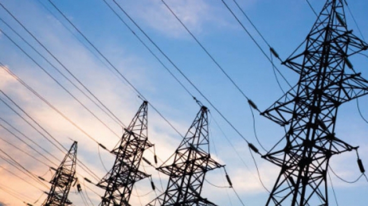 ANRE: Energia electrică pentru populaţie se va ieftini cu până la 9,04% în 2017