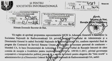Ministrul Comunicaţiilor a refuzat să valideze conducerea Radiocom, selectată de angajaţii ministerului, şi lasă decizia noului guvern. ”Nu am mandatat o astfel de selecţie, selecţia o va realiza următorul ministru”, a scris ministrul. DOCUMENT