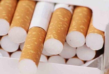 Producătorii de ţigări aşteaptă instalarea noului Guvern pentru a lua decizii privind preţurile în 2017