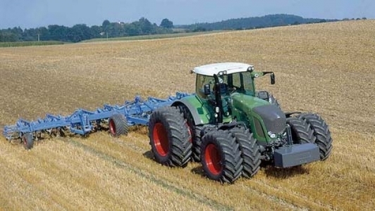 Guvernul a majorat subvenţiile acordate în 2016 pentru motorina din agricultură cu 18%, la 765,3 milioane lei 