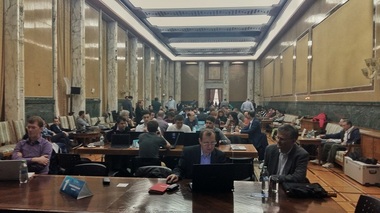 Oamenii de afaceri din AOAR consideră că eliminarea plafonării contribuţiilor sociale îi afectează mai ales pe angajaţii înalt calificaţi 