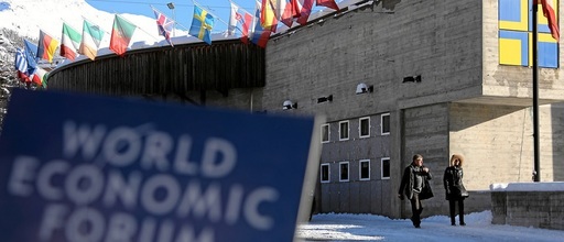 Liderii de afaceri vorbesc la Davos despre beneficiile producţiei locale, pentru a se proteja de criticile lui Trump