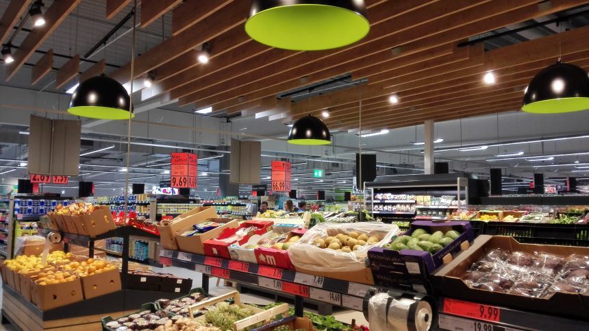 ANALIZĂ: Retailerii au înregistrat creşteri ale vânzărilor cu până la 80% în decembrie, pe fondul majorării veniturilor şi apetitului pentru consum