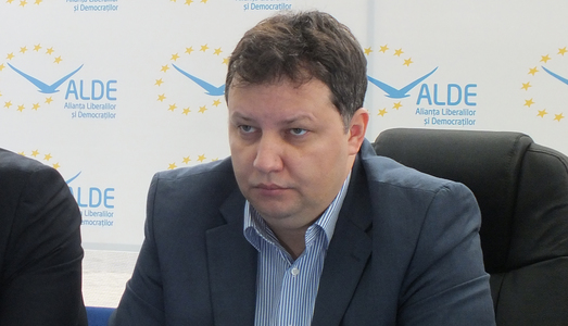 Ministerul Energiei: Ministrul Toma Petcu este internat în România pentru un tratament de scurtă durată, îşi va relua activitatea în scurt timp. Atribuţiile ministrului au fost delegate unui secretar de stat