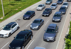 Înmatriculările de autoturisme au crescut anul trecut cu 19%, la 396.538 unităţi. Vânzările de maşini au încetinit în trimestrul al patrulea