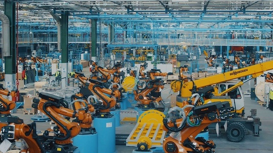 Liniile de producţie ale Ford România sunt modificate pentru noul model EcoSport. 190 de roboţi noi, în curs de instalare în fabrică