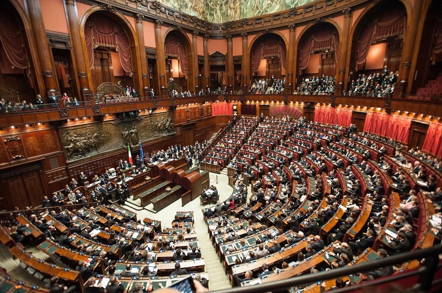Parlamentul italian a aprobat un plan de susţinere a băncilor cu până la 20 de miliarde de euro