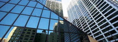 Băncile încep să reducă finanţarea proiectelor imobiliare din Europa, pentru prima oară din 2011