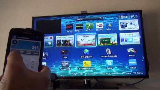 Flanco: Românii au cumpărat anul trecut 1,4 milioane de televizoare şi 3,5 milioane de smartphone-uri. Produsele s-ar putea scumpi cu până la 7% în acest an