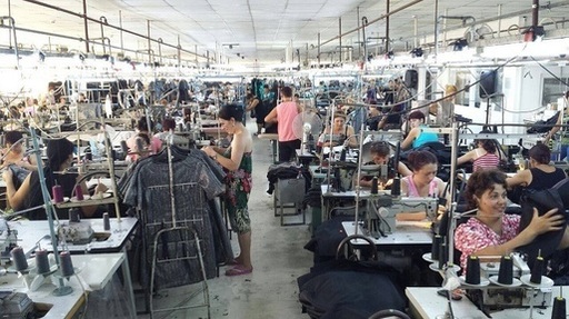 Compania britanică Alison Hayes, despre închiderea fabricii din Urziceni: Toată producţia va fi concentrată la Buzău, în Urziceni rămân alte activităţi. Angajaţi din Urziceni, mutaţi la Buzău