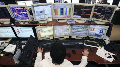 ANALIZĂ: Traderii fără experienţă provoacă crize pe piaţa valutară în momente cruciale