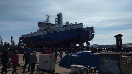 Navă cu o lungime de 90 de metri pentru întreţinerea turbinelor eoliene din Marea Nordului, lansată la apă la Şantierul Naval Damen Galaţi