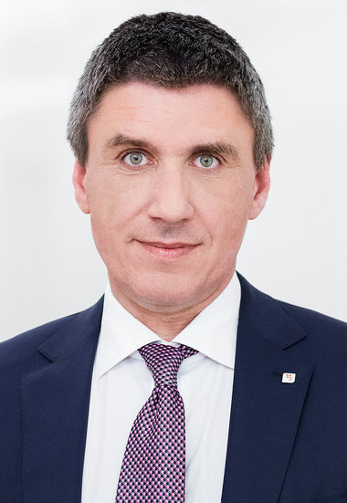 Gröll, Vienna Insurance Group: Dacă cineva spune că face profit din RCA în România, nu îl cred