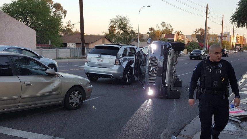 Uber a suspendat programul de testare a vehiculelor autonome din Arizona după un accident