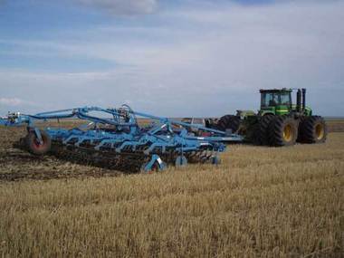 Britanicii de la Spearhead, ce administrează 18.000 ha de teren agricol în România, se extind în estul Europei cu o finanţare de la mai multe bănci