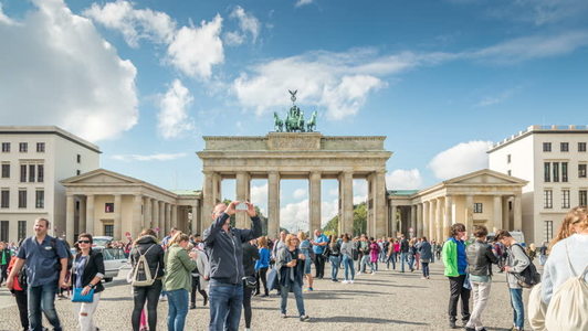 Organizaţia Germană pentru Turism: Un român cheltuieşte în vacanţă în Germania de două ori mai puţin decât un vest-european sau un american